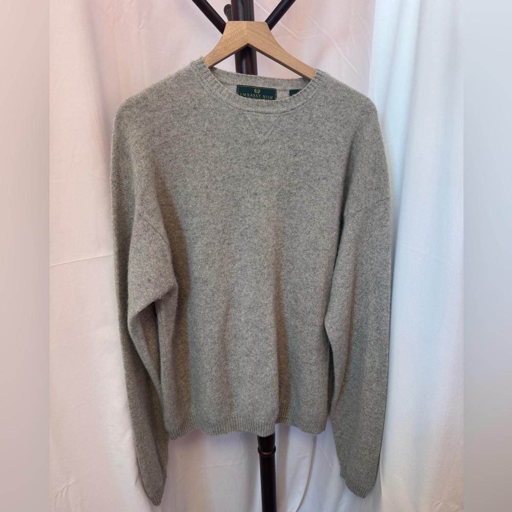 Embassy Row men’s cashmere sweater